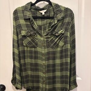 ✨3 SHIRTS✨
Plaid Button-Up Shirts